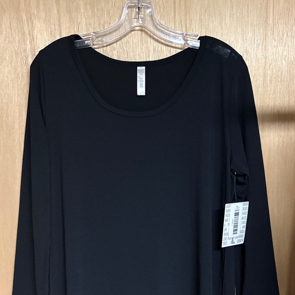 LuLaRoe L Solid Black Lynnae Women's Long Sleeve Top - Picture 2 of 9
